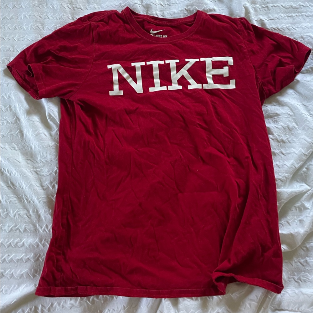 Nike Athletic Tee L red and white short sleeve classic Nike tee shirt